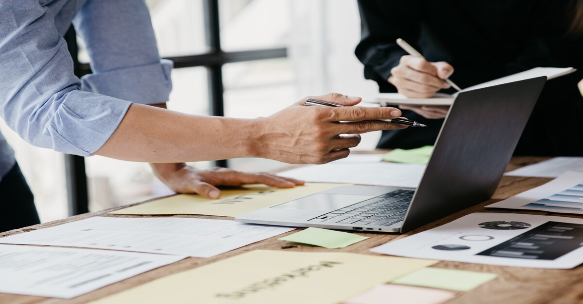 What is the job objective of actuary?